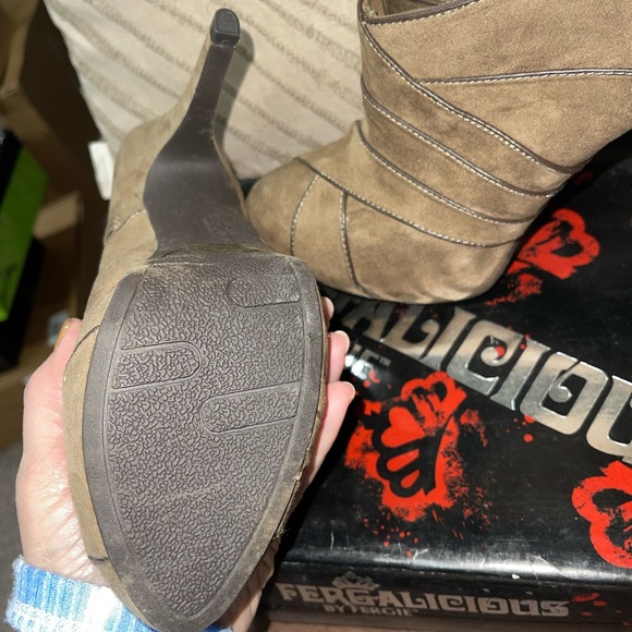 New Fergalicious fergie stiletto platform booties 6.5 brown - Picture 5 of 6